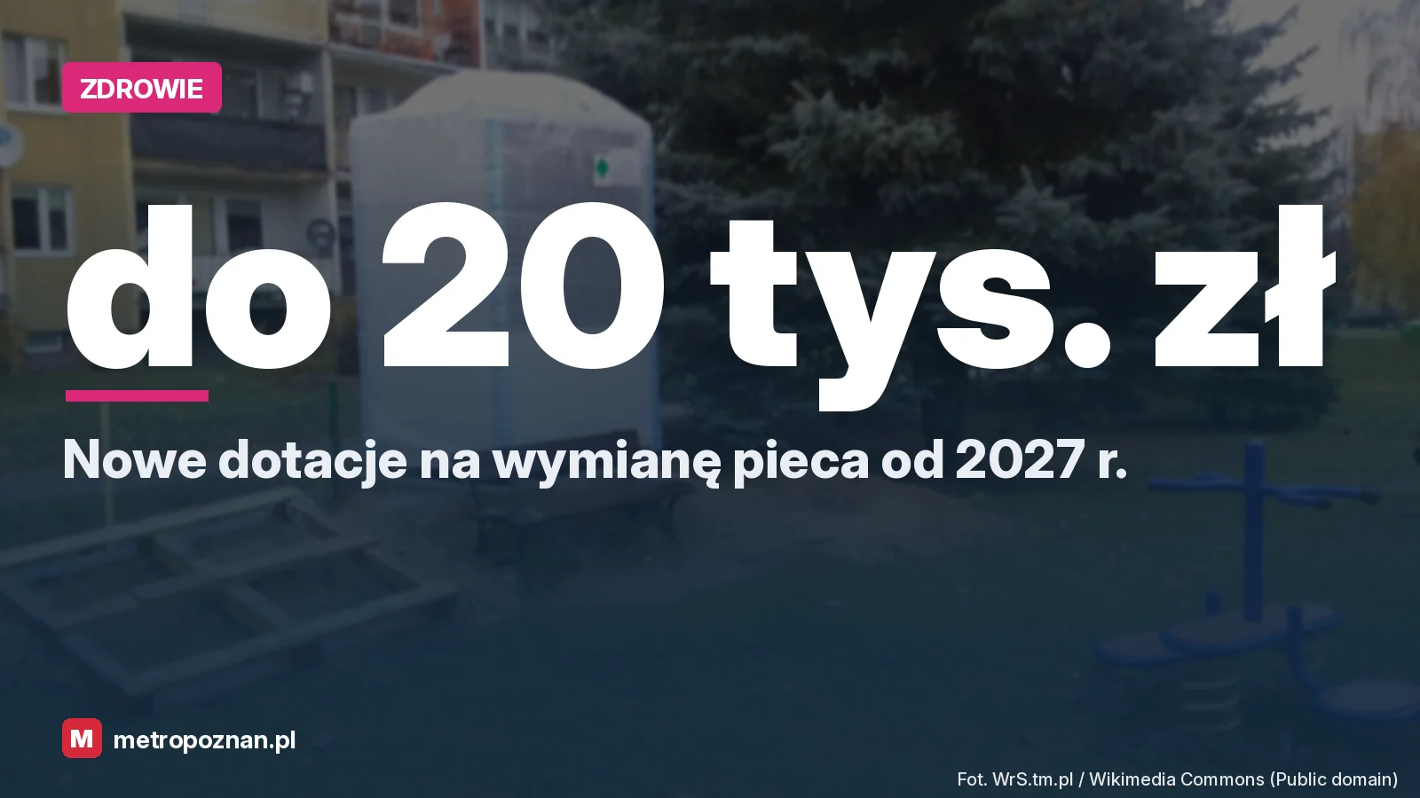 Jednostka zewnętrzna pompy ciepła przy bloku mieszkalnym
